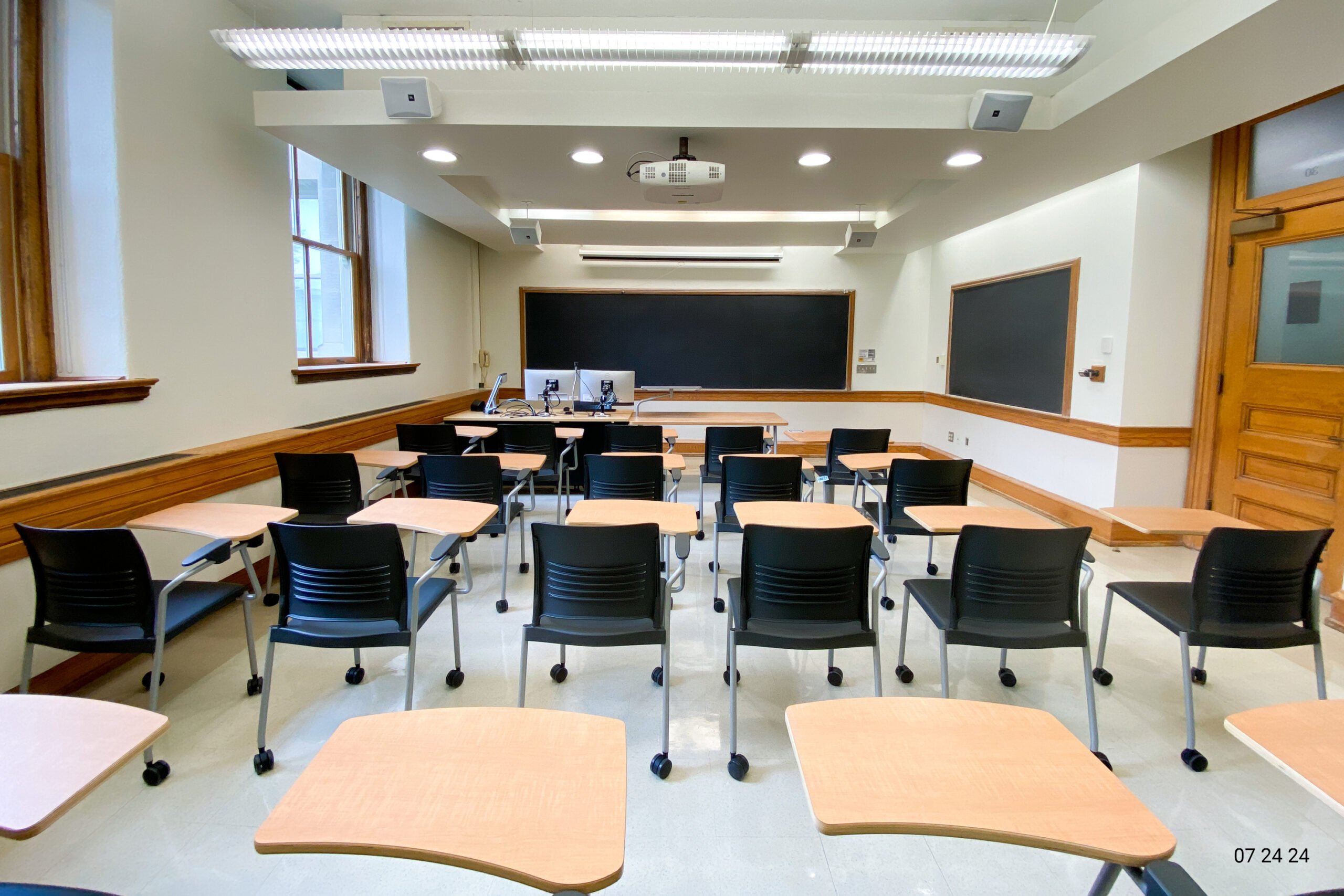 Classroom 30x